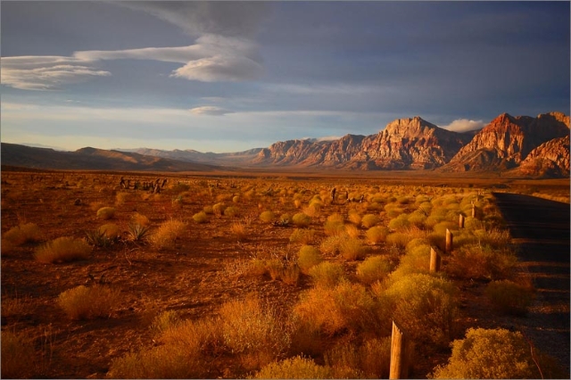 sm 5959.jpg - Morning light as we head towards our hikes at Red Rock Canyon.